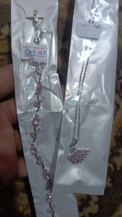 Tulip Bracelet With Swan Necklace Stainless Steel Durable Comfortable Stylish Affordable Practical Choice Reliable Performance | Golden Pink